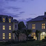 فندق L'ermitage 4*